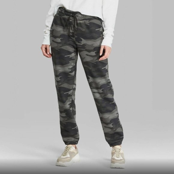 wild fable Pants - Wild Fable Camo Jogger Sweats Sz L